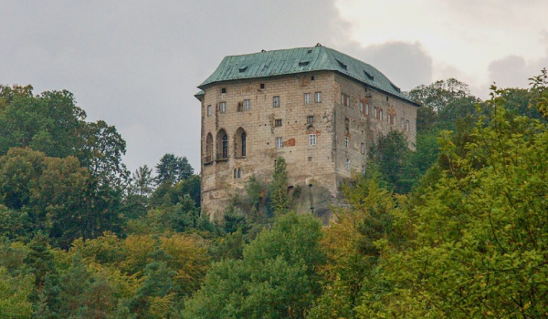 15. hrad-houska